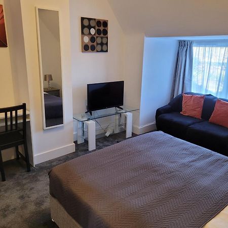 Silvertree Lodge - 2 Double Bed Flat With Parking Hemel Hempstead Esterno foto